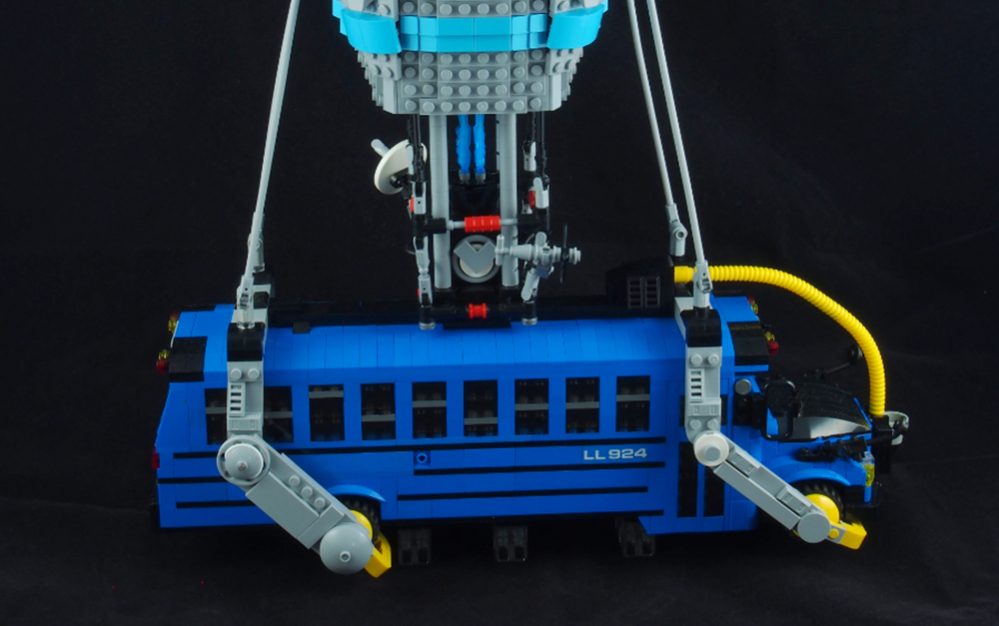 Il Battle Bus di Fortnite ricreato in LEGO #LegaNerd - 999 x 626 jpeg 521kB