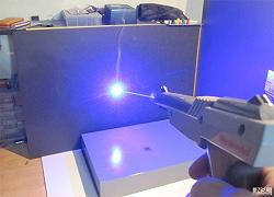 Nintendo Zapper trasformato in una pistola laser