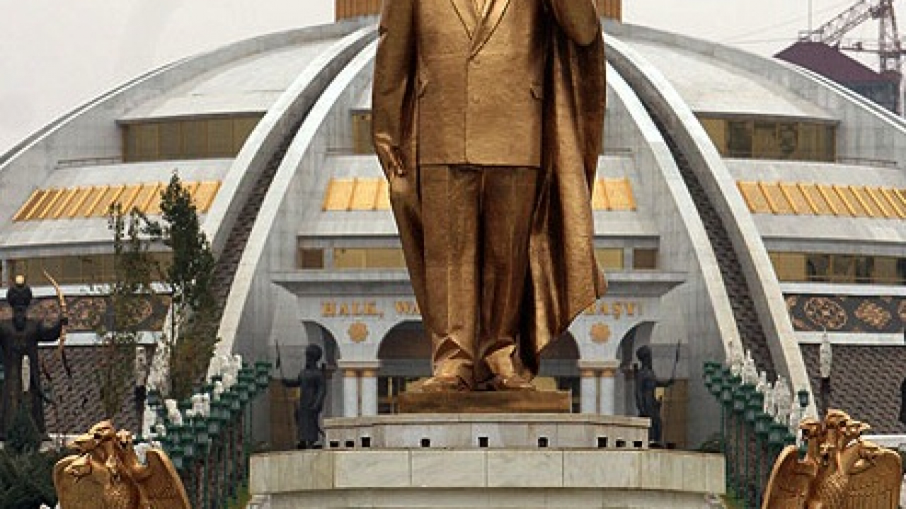 Sparmyrat Niyazov, l’improbabile condottiero del Turkmenistan