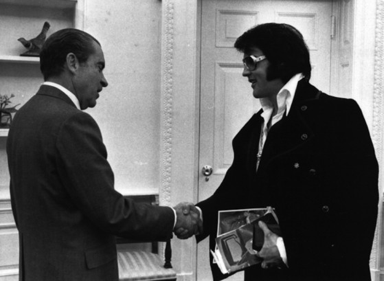 Quella volta che Elvis incontrò Nixon per un distintivo