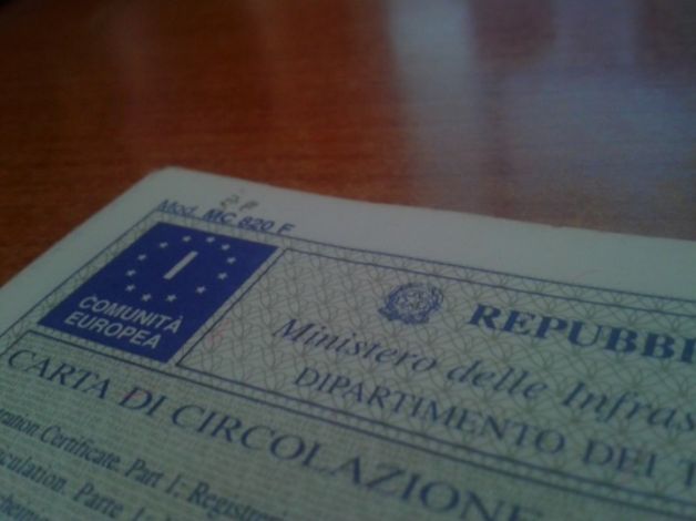 Trapasso fai da te: il passaggio di proprietà di un mezzo