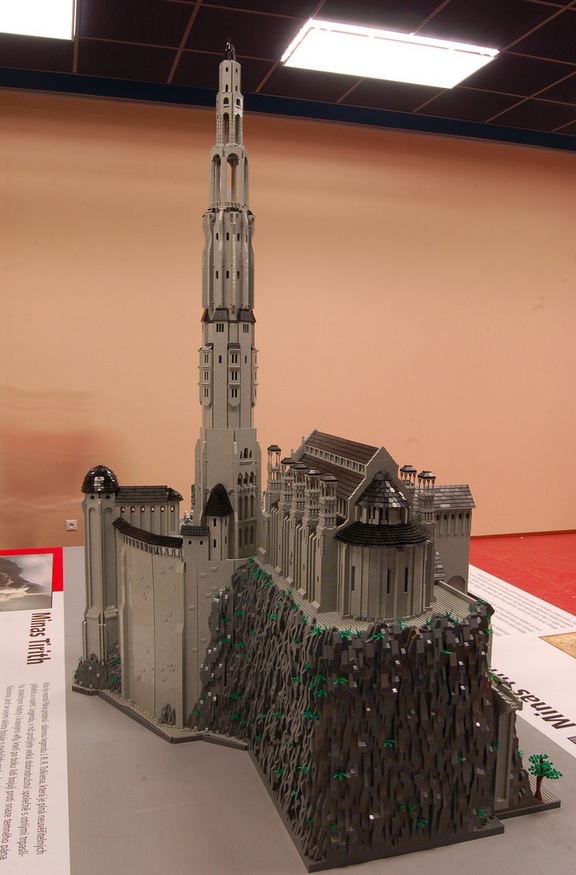 LEGO Minas Tirith_3049, Chairudo