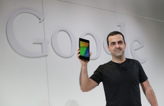 Hugo-Barra-holds-second-gen-Nexus-7