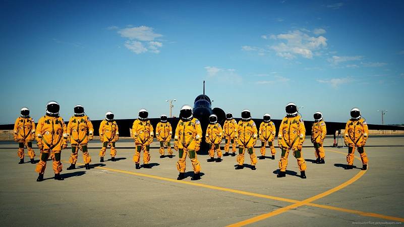 lockheed-u2-pilots-in-full-pressure-suits