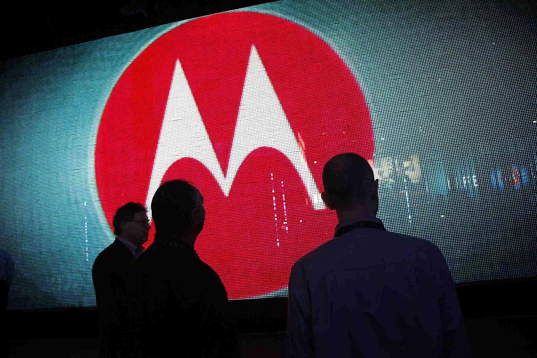 Motorola lavora alla vera ricarica wireless a distanza, funziona in modo simile al 5G