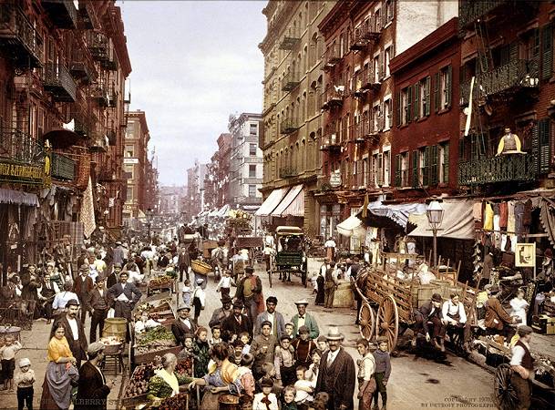 Mulberry_Street_NYC_c1900_LOC_3g04637u