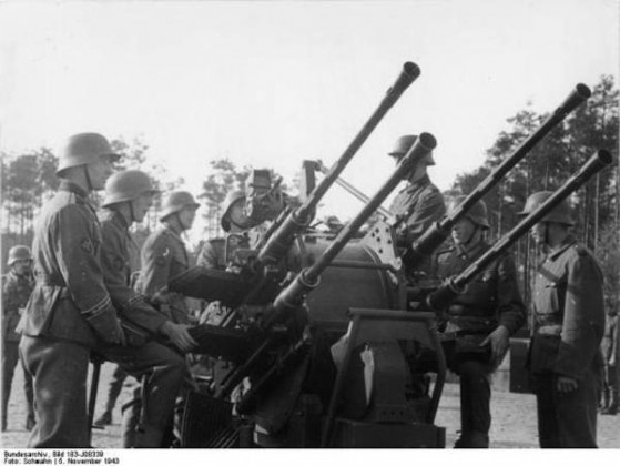 Ausbildung an der Vierlings-Flak