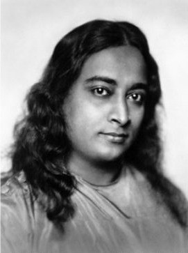 Paramahansa_Yogananda_Standard_Pose