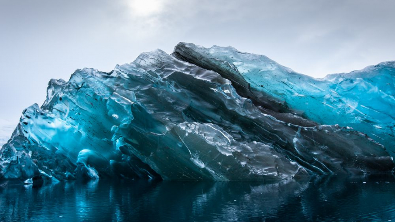 Un iceberg sottosopra