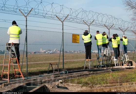 Spotters in azione all'aeroporto Catullo di Villafranca (VR)