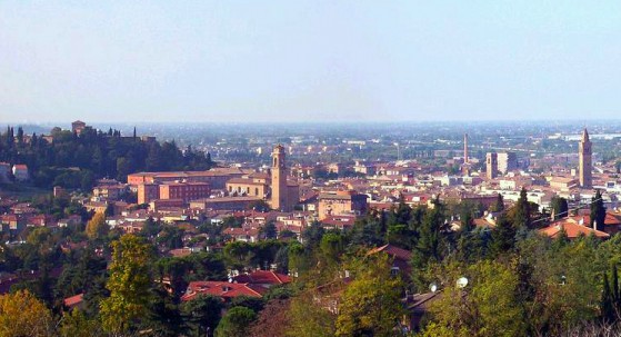 Panorama_di_Cesena_e_le_sue_colline