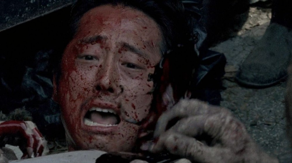 6-ways-glenn-can-totally-make-it-out-of-the-horde-alive-in-the-walking-dead-686531