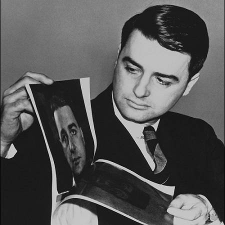 Edwin H. Land presenta al mondo la prima pellicola Istantanea Polaroid. 21 Febbraio 1947