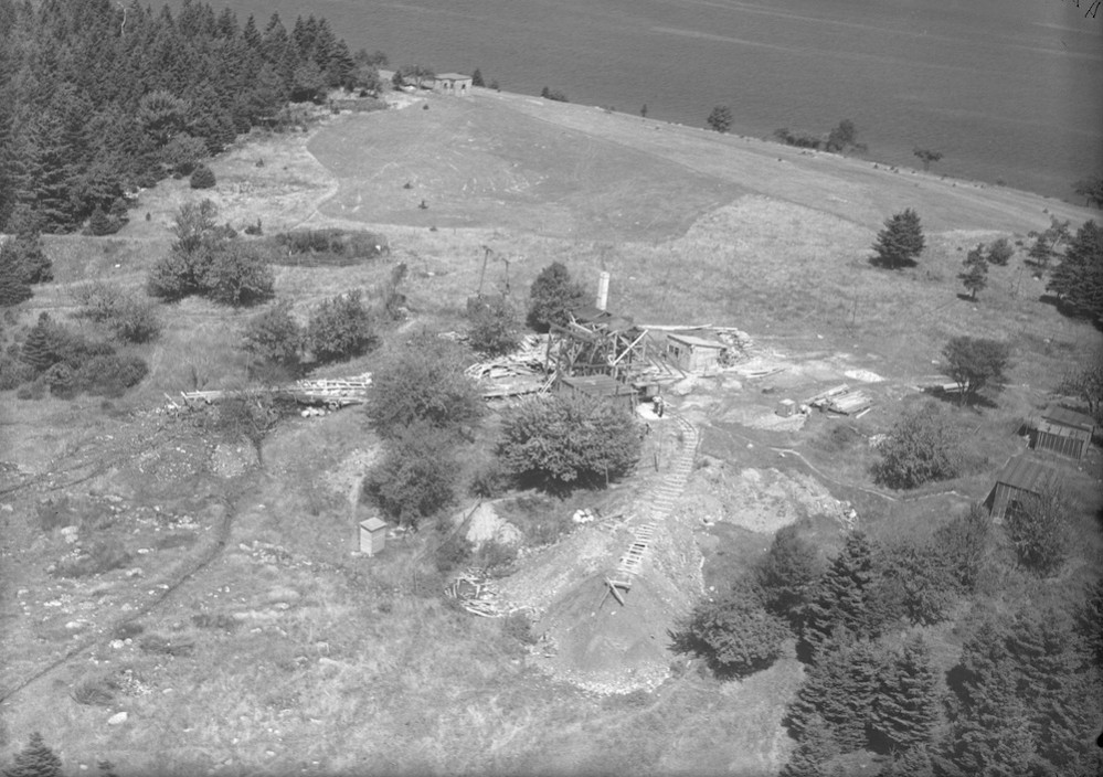 Digs_and_Buildings,_photo_2,_Oak_Island,_Nova_Scotia,_Canada,_August_1931