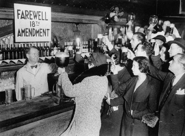 UNITED STATES - CIRCA 1933: People of New York are celebrating the end of the Prohibition with beer. Photograpg. 1933. (Photo by Imagno/Getty Images)