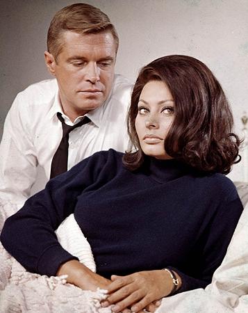 Sofia Loren e George Peppard nel film "Operazione Crossbow"