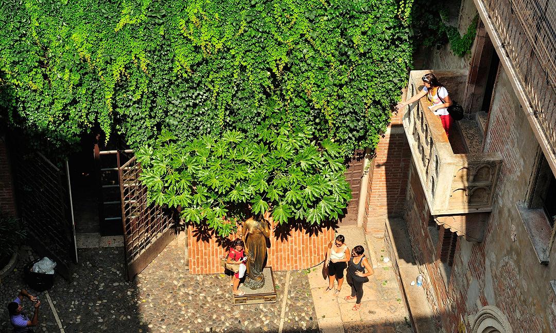 Unioni civili gay anche sul balcone di Romeo e Giulietta