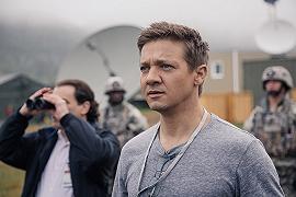 Jeremy Renner è ancora in terapia per trauma toracico e lesioni ortopediche