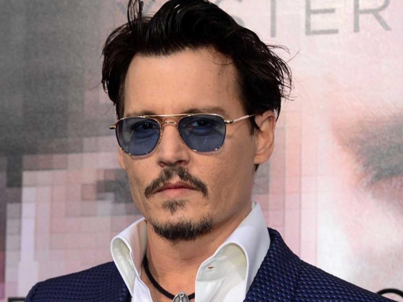 Johnny Depp apre un profilo Instagram e presenta la cover Isolation