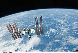 Roscosmos invierà due turisti nello spazio entro il 2022