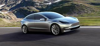 Tesla spinge sull’acceleratore del futuro