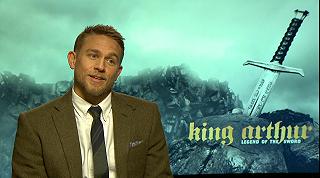 King Arthur: intervista al re Charlie Hunnam