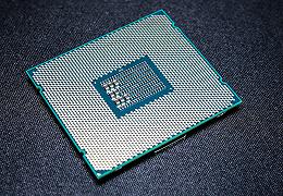 Intel i9 7980XE: 18 core e 36 thread