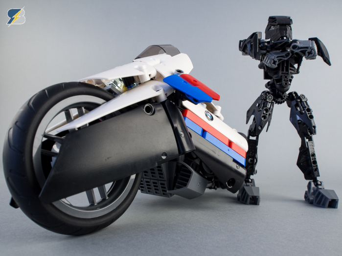 LEGO Technic BMW M 1000 RR