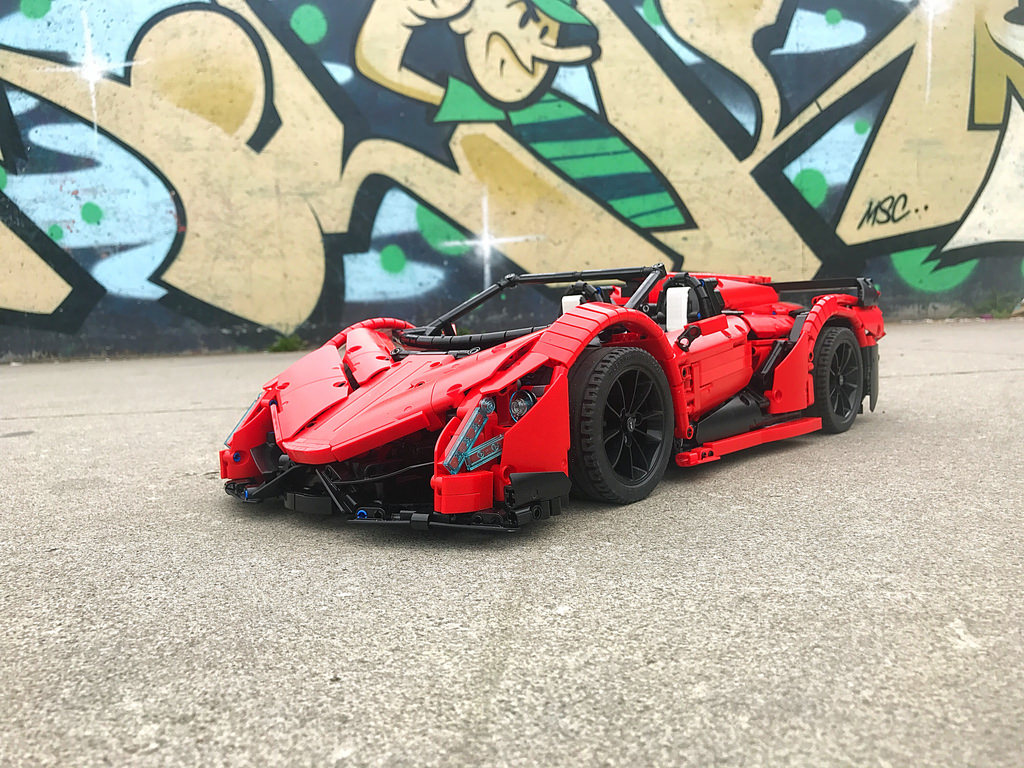 Tutti in pista per provare la Lamborghini Veneno LEGO