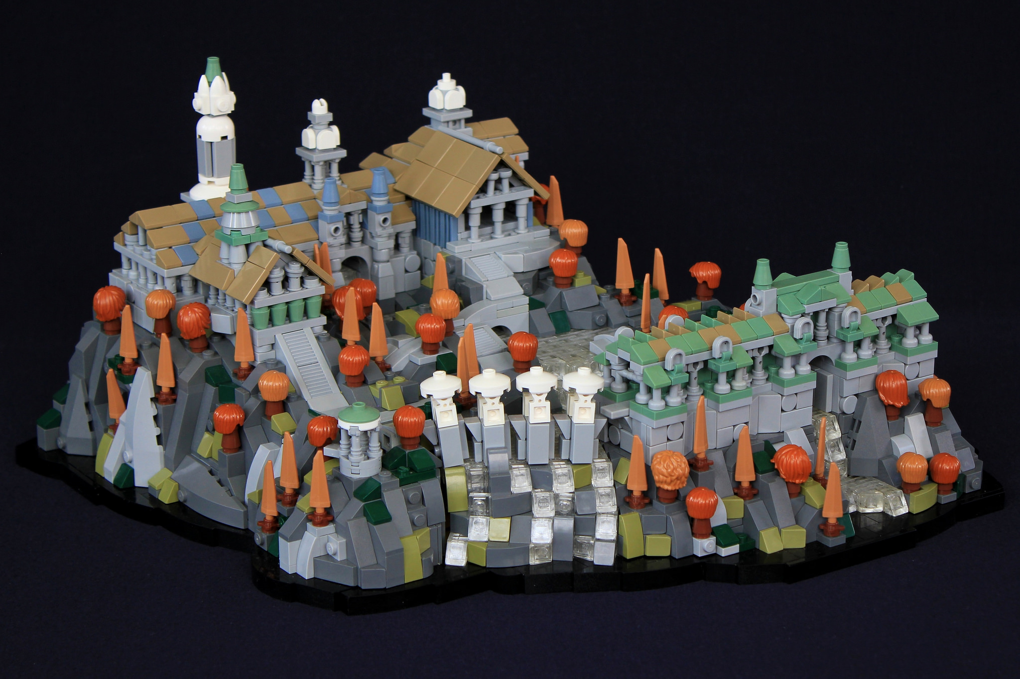 Alcune ambientazioni del Signore degli Anelli ricreate in microscala LEGO