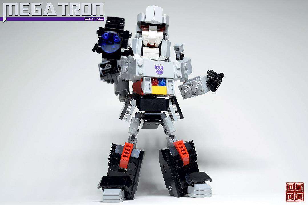 Megatron trasformabile super deformed LEGO