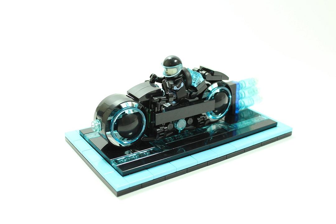 La moto di TRON Legacy è il nuovo set LEGO Ideas