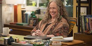 Disjointed: il nuovo trailer della seconda parte della serie con Kathy Bates