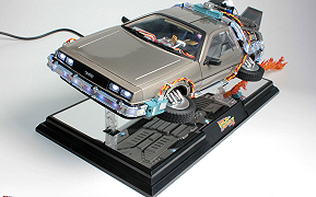 Disponibile al preordine una fantastica replica della DeLorean di Ritorno al Futuro II