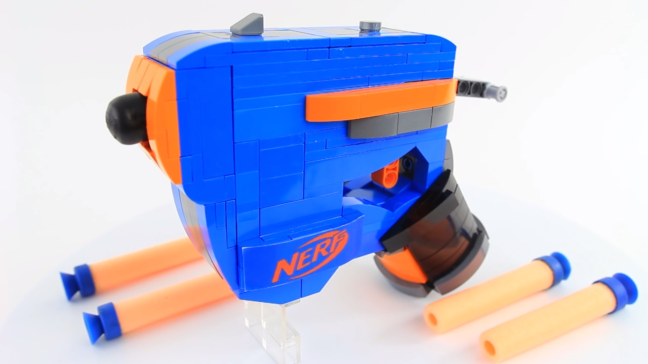 Istruzioni per creare una pistola Nerf funzionante in LEGO