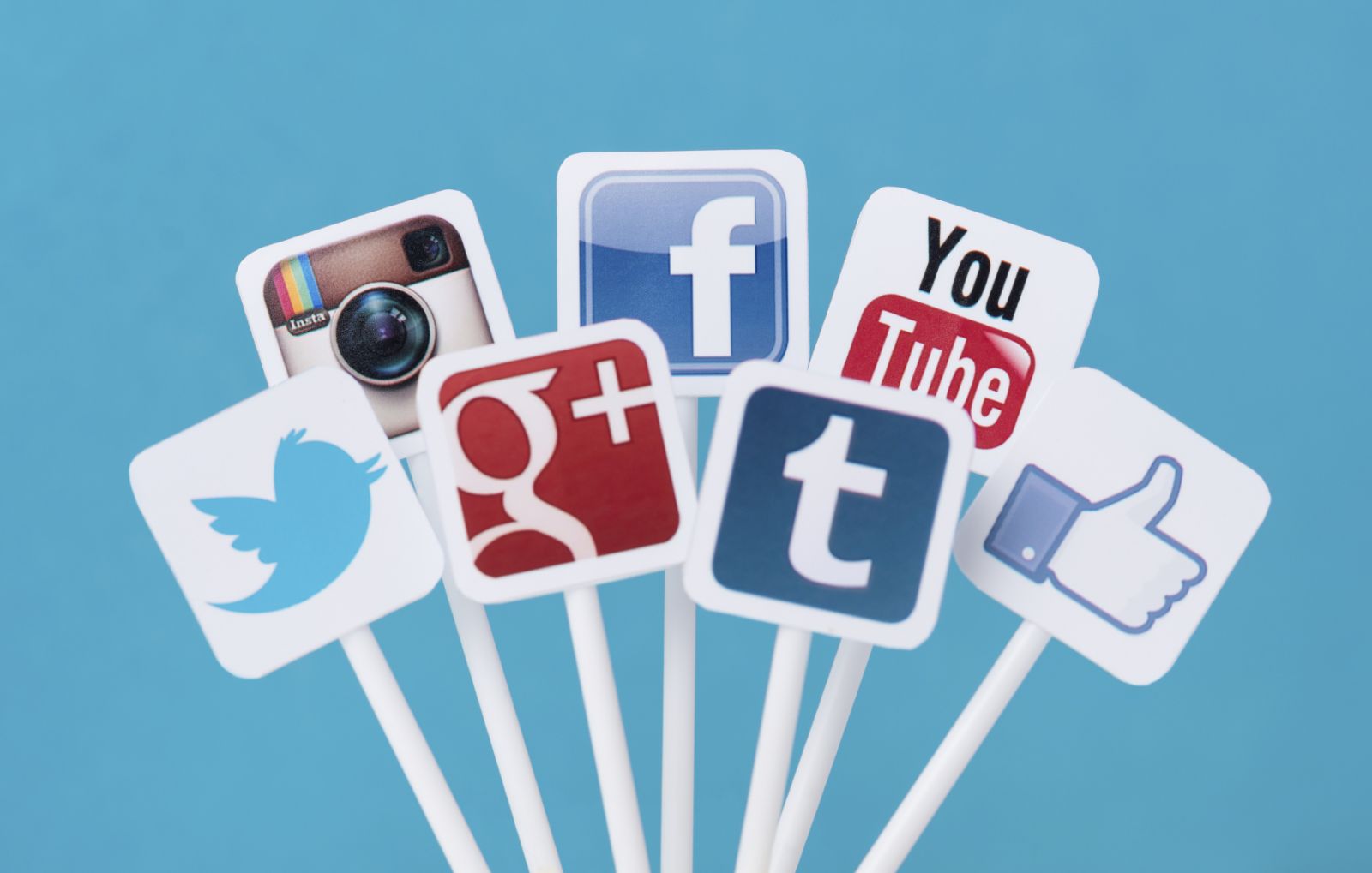 Studio statistico sui social: 1 italiano su 3 non distingue pubblicità dai post reali su Facebook e Instagram