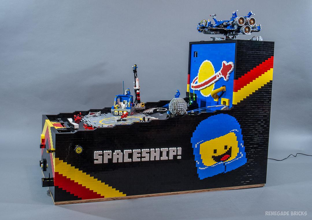 Flipper LEGO a tema Space Classic funzionante