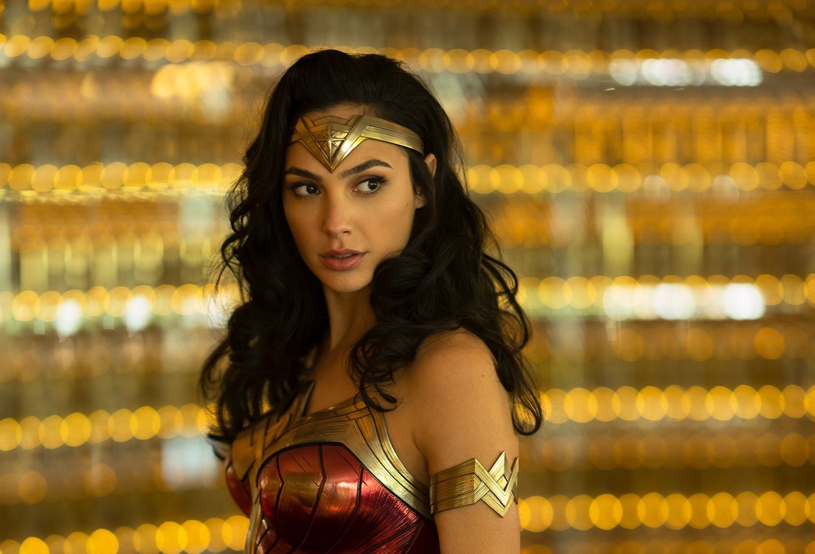 Wonder Woman 1984: la prima foto di Gal Gadot in costume dal set del nuovo film