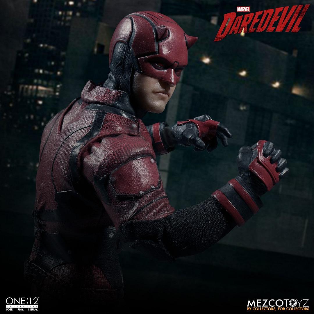 Mezco Toyz apre i pre-order per la nuova Action Figure 1:12 dedicata a Daredevil