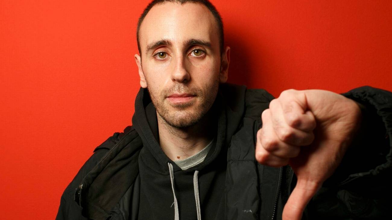 Zerocalcare: il fumettista al lavoro su una storia natalizia