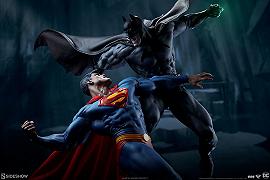 Batman vs Superman Diorama by Sideshow Collectibles