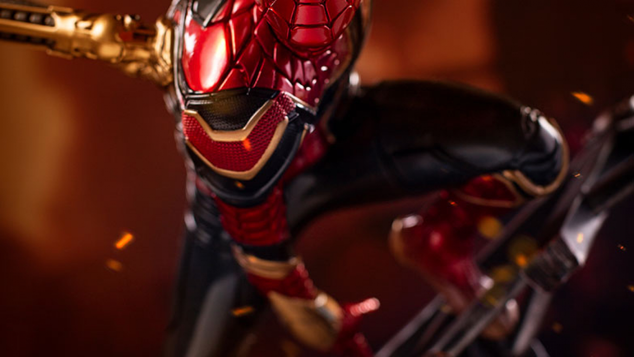 Iron Spider-Man Statue by Iron Studios