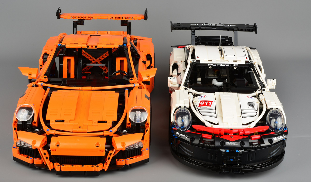 La Porsche 911 RSR LEGO Technic in anteprima su Brickset