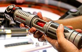 Ecco come saranno e quanto costeranno le lightsaber personalizzate che potrete costruirvi nei due Star Wars Galaxy’s Edge