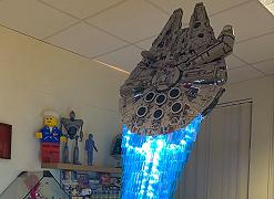 L’hyperdrive del Millenium Falcon ricreato in LEGO