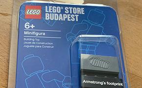 L’impronta di Neil Armstrong in regalo nel LEGO Store di Budapest [AGGIORNATO]