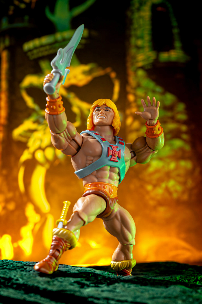 Action Figure He-Man Masters Of The Universe Origins – 14 Cm, Articolata, Con 2 Spade E Imbracatura, Collezione Cartone Animato
