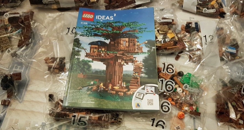 Unboxing e costruzione del set LEGO Ideas 21318 Tree House visto nei giorni scorsi