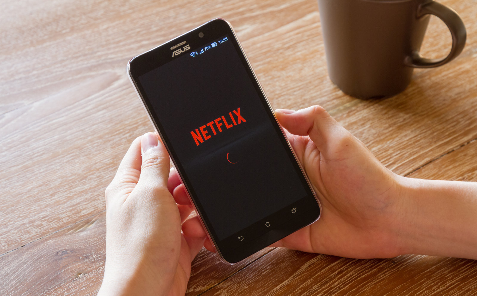 Netflix: in arrivo l'abbonamento low cost solo per smartphone. Anche in Italia?
