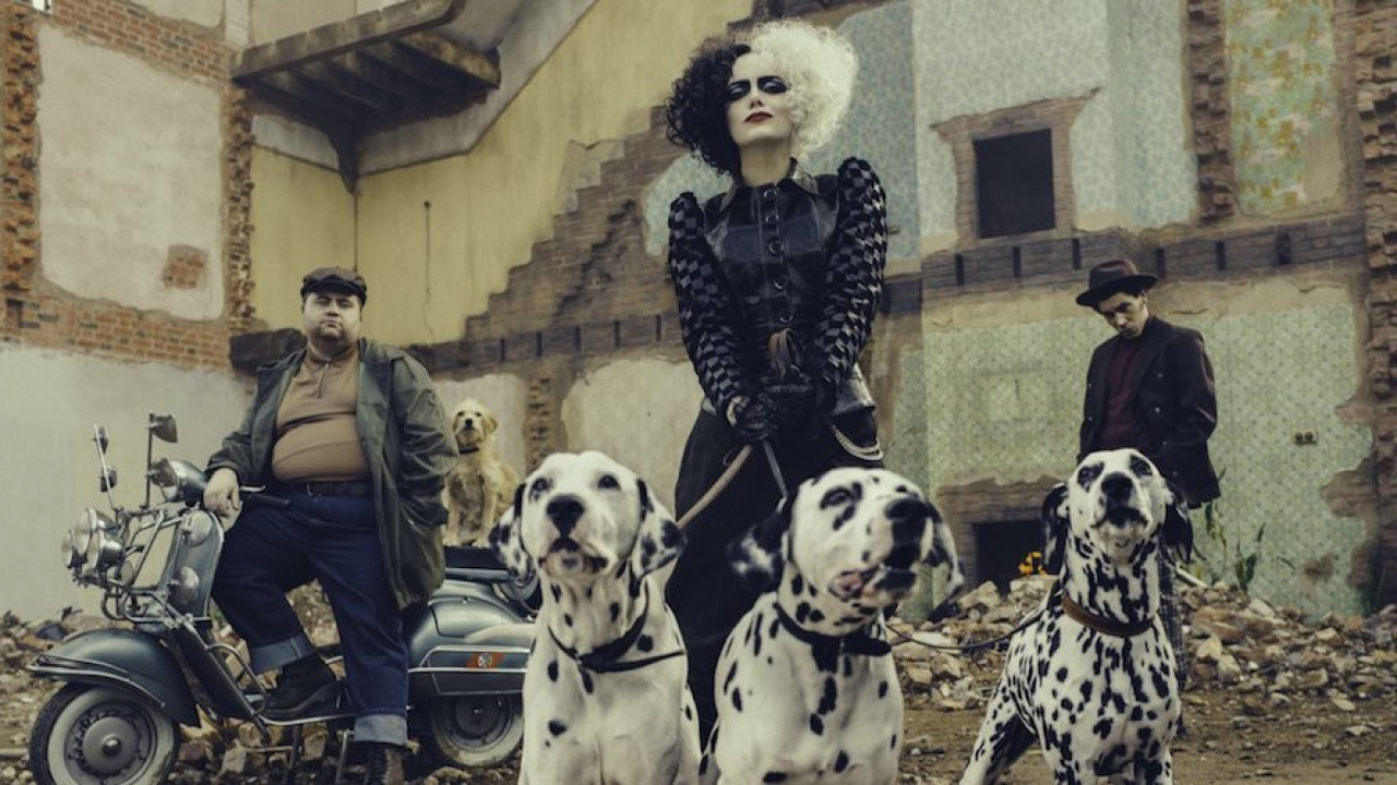 Emma Stone è Crudelia De Mon nella prima foto ufficiale di Cruella